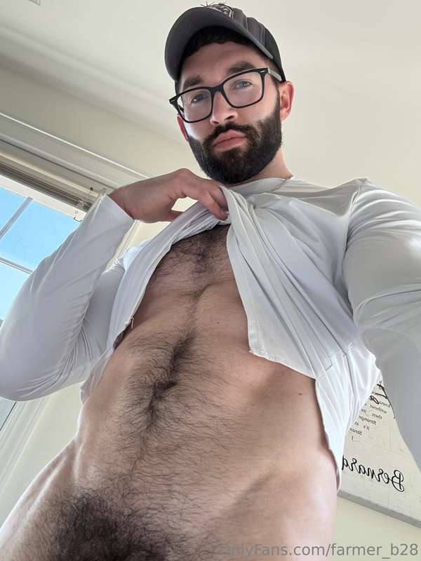 Hairy all over 😈 3