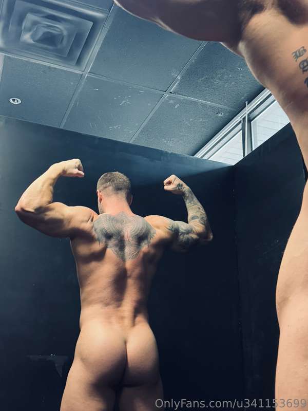 Hope you’re having a nice ass Sunday 😀  2
