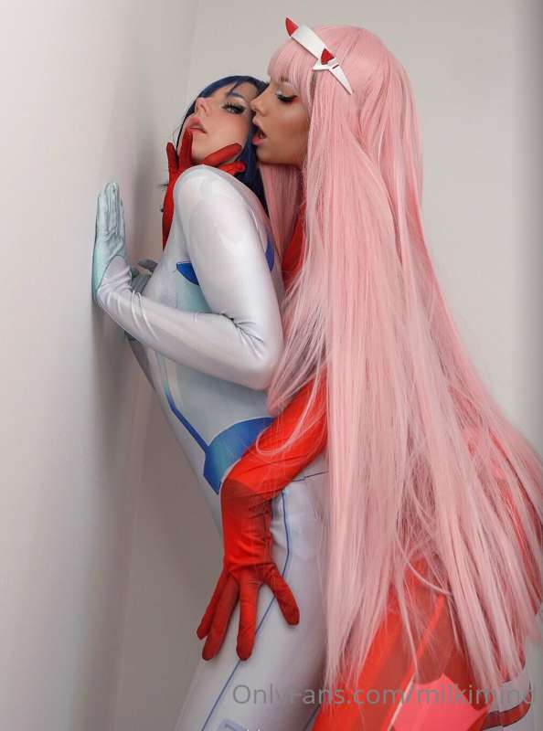 I don’t care if she is shy..🤭
I press her against the wall a.. 2