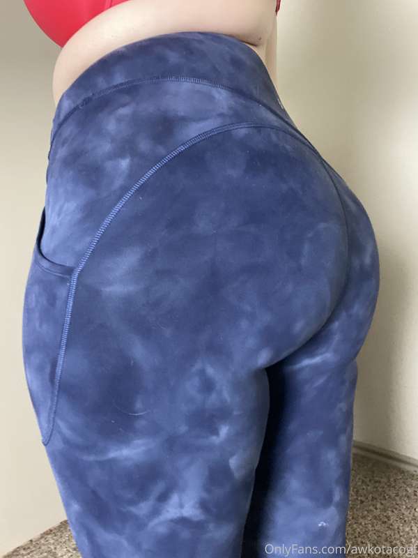 On or off? 🍑  There has been a conspicuous lack of booty on ..