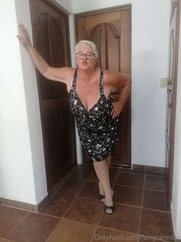 ,Girdlegoddess In my lovely open bottom girdle, sent to me f.. 2