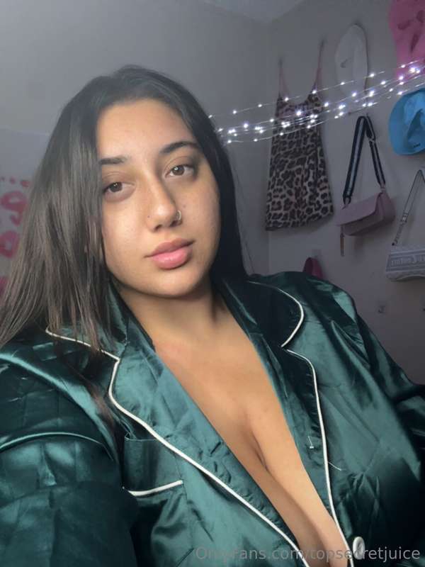 Swipe & Like if you think I’m pretty 