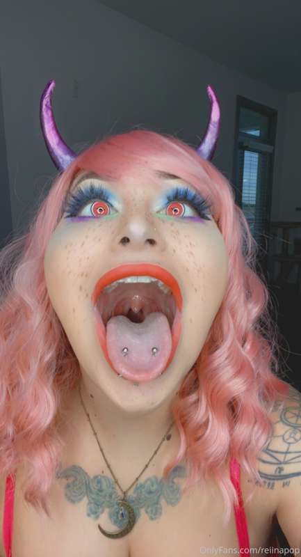 Live-streaming tonight!! 9pm CST - in 1 hour 40 min!! Should.. 1