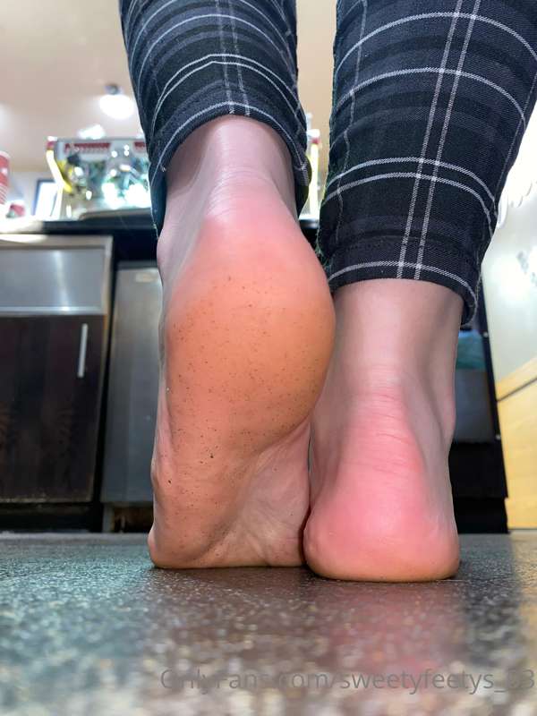 What do you think they smell like ? 😈 7