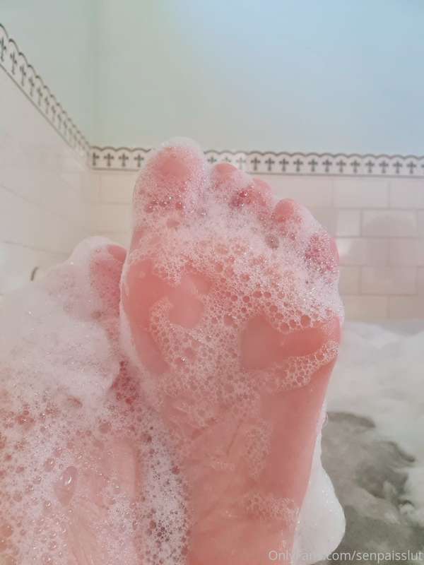 Dont you wish you could be in the spa with me? You could rub..
