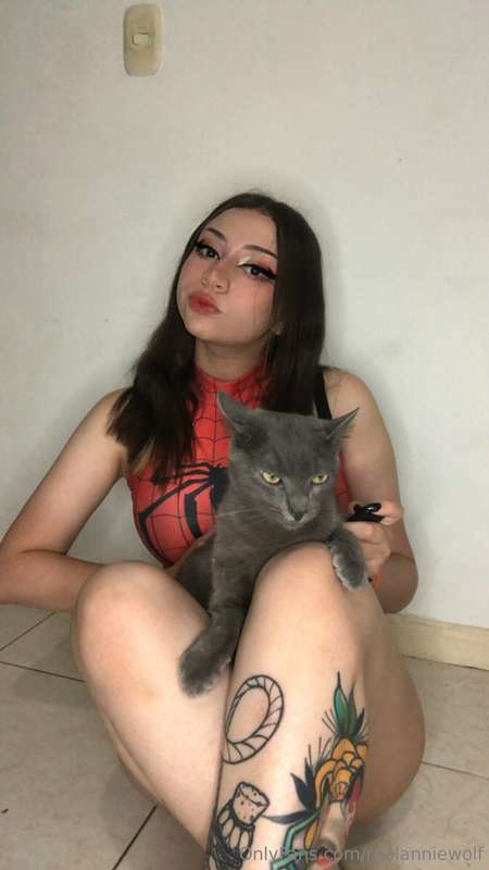 My other pussy is back again lol💦

Tip me to see the one you..