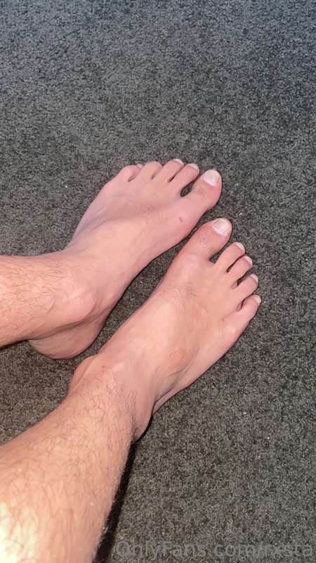 Who likes feet 🤪
