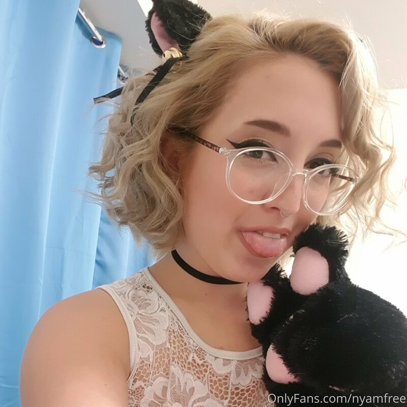 Throwback to when I had blonde hair =^.^= 2