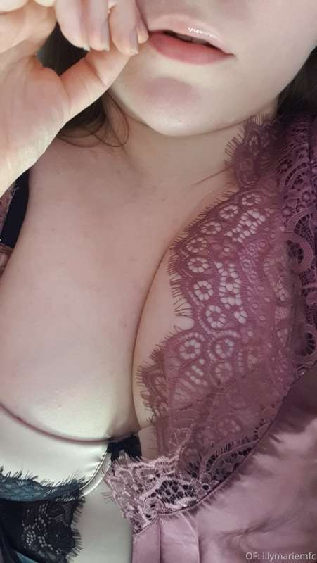 Throwback: December 2019, I should wear that lingerie again .. 1