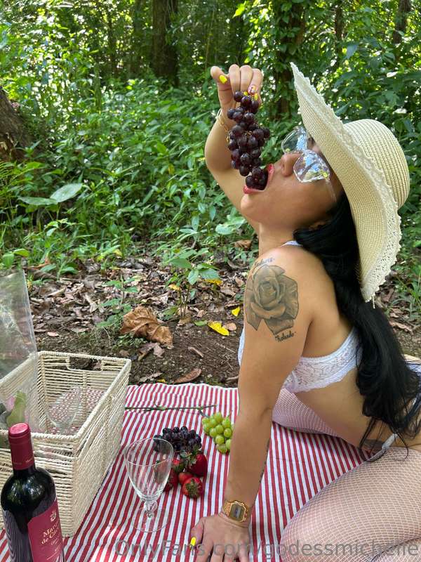 𝘜𝘯 𝘥𝘪𝘢 𝘥𝘦 𝘗𝘪𝘤𝘯𝘪𝘤 🧺🍇🌳🥵💦 ¿quién me acompaña al próximo date al.. 10