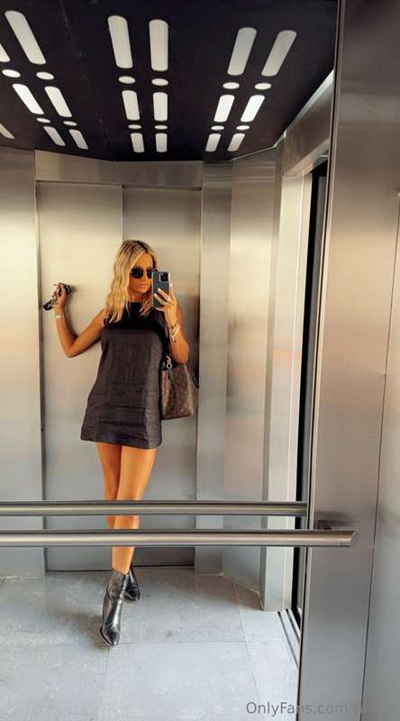 Today's look is all about style and confidence, because why ..