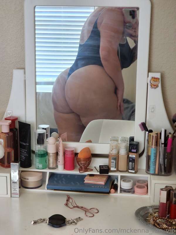 Lol wish when I took this my mirror wasn't so streaky but oh.. 1