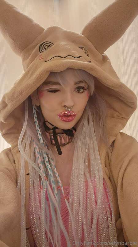 Would you resist my charms? 😘💦
