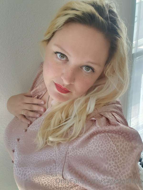 Me looking all professional for my appointment... also peek .. 4