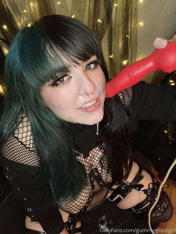 Why do I look so pretty with cum all over my face? 👅 26