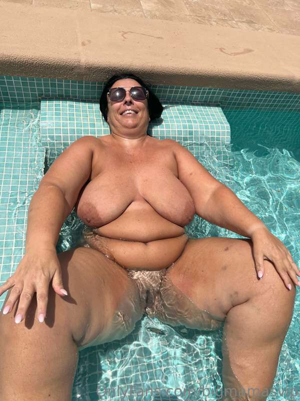 Let’s have some fun in the pool 😍