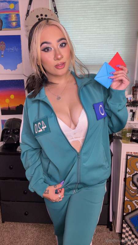 full set going live tomorrow 💙❤️have a taste :) 10