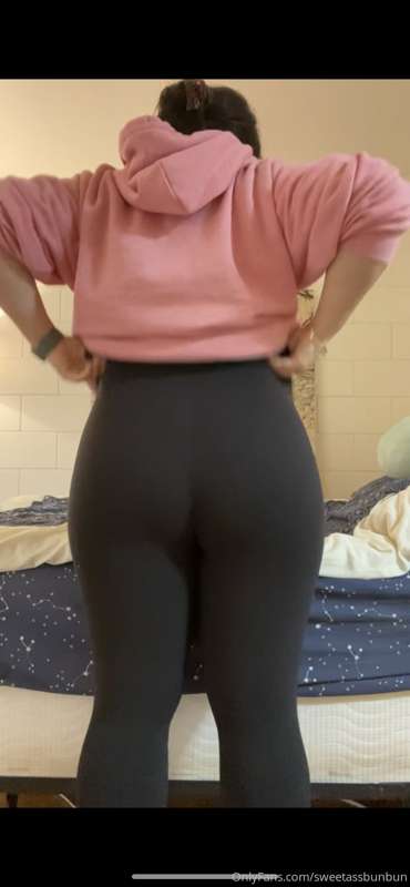 Twerk fail. I make it up to you lovely gentlemen by showing ..