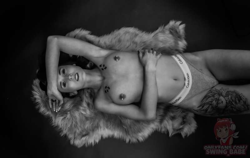 My last photo session 😊Do you like sensual photo 😘Do you lik.. 1