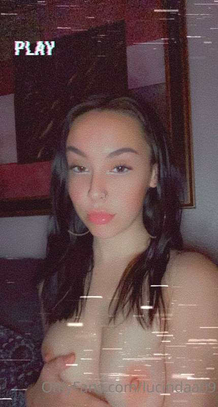 pretty face, pretty tits 😋