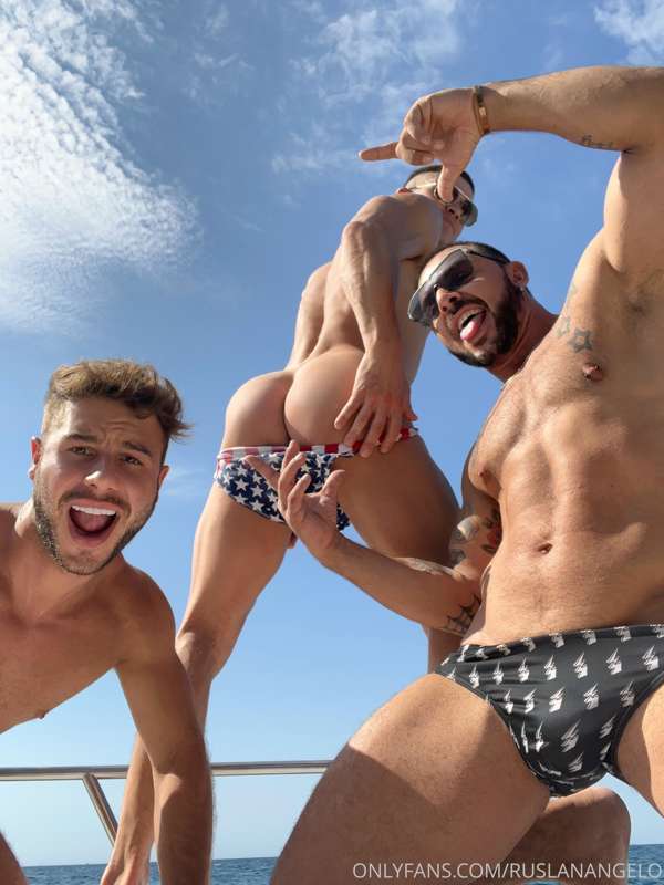 Today with the boys at the private boat in Puerto Vallarta h.. 3