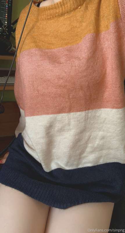 sweater pull with a side of horny <3