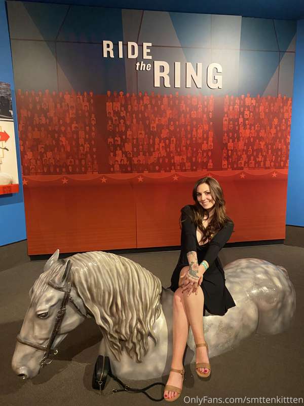 I went to a super weird circus museum today and I hated it b.. 3