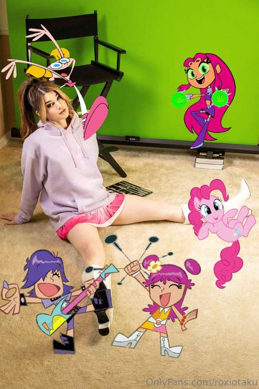 Just a typical Wednesday out here in Cartoon Crunch Land 💗🌸💖