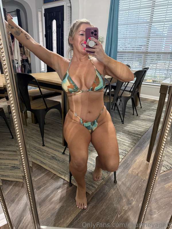 Do you like my bikini?