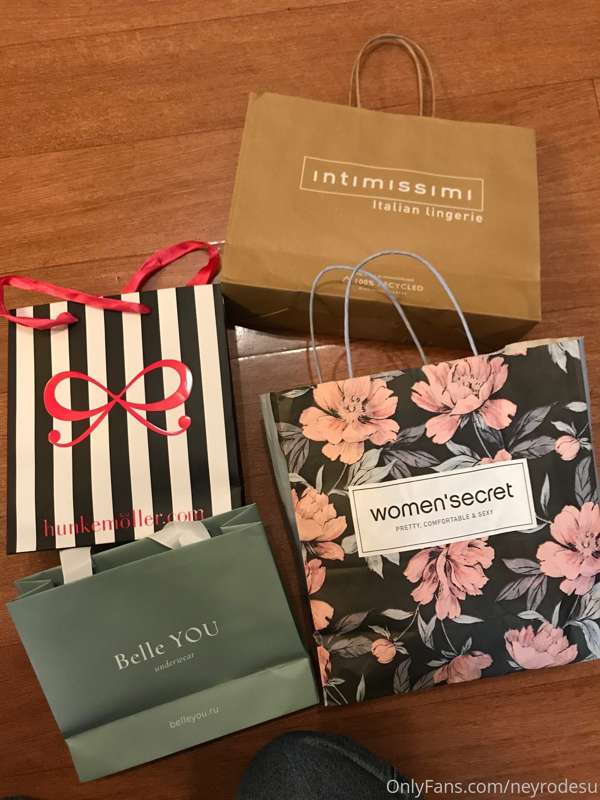 ✨HEEEEYYYY GUYS ✨

Thanks to your generous tips I went shopp..