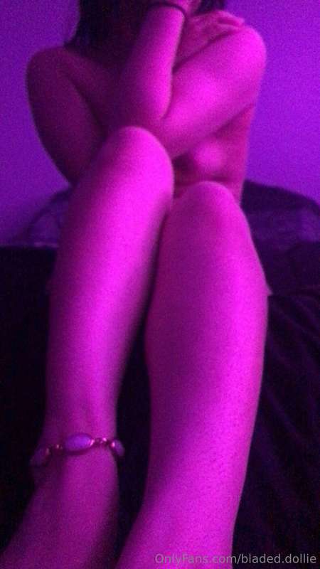 Feeling very horny tonight.. anyone wanna chat??