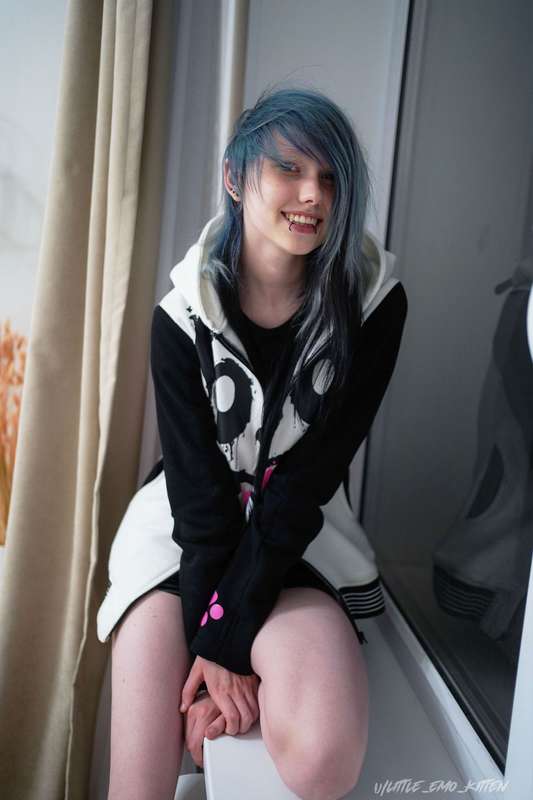 Little_Emo_Kitten - Fansly - 16 Sep, 2024 20