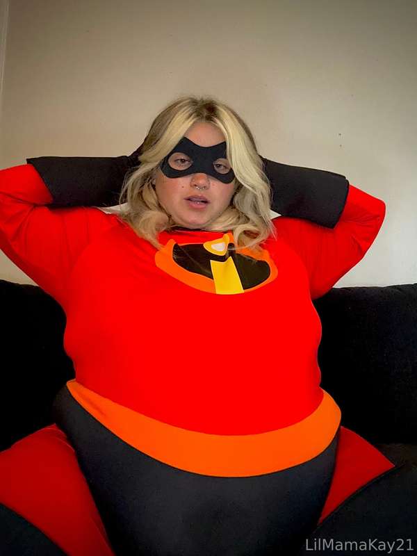 Man Elastigirl has let herself go…she can barely do her job,.. 13