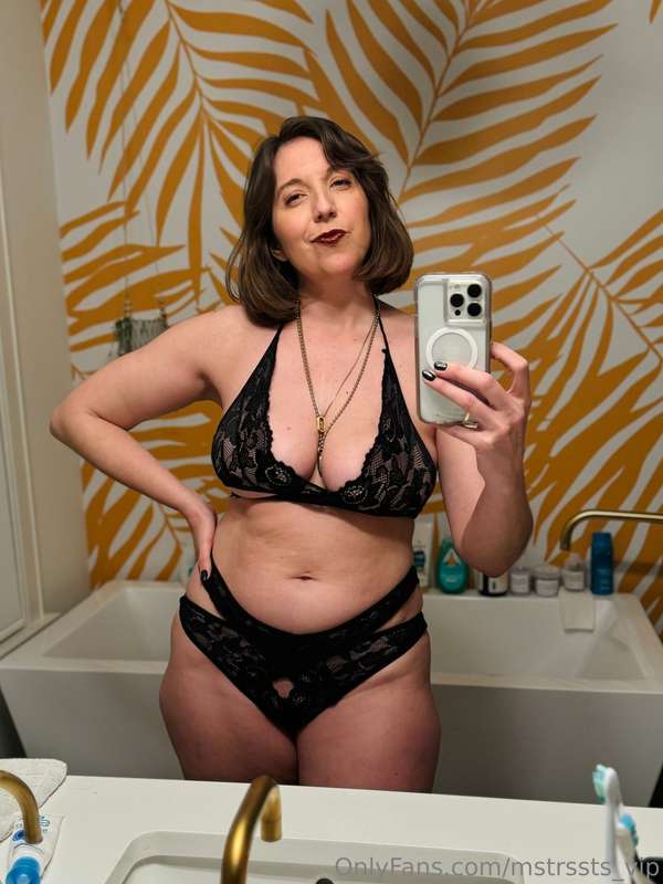 Can I show up to the party like this?😈
