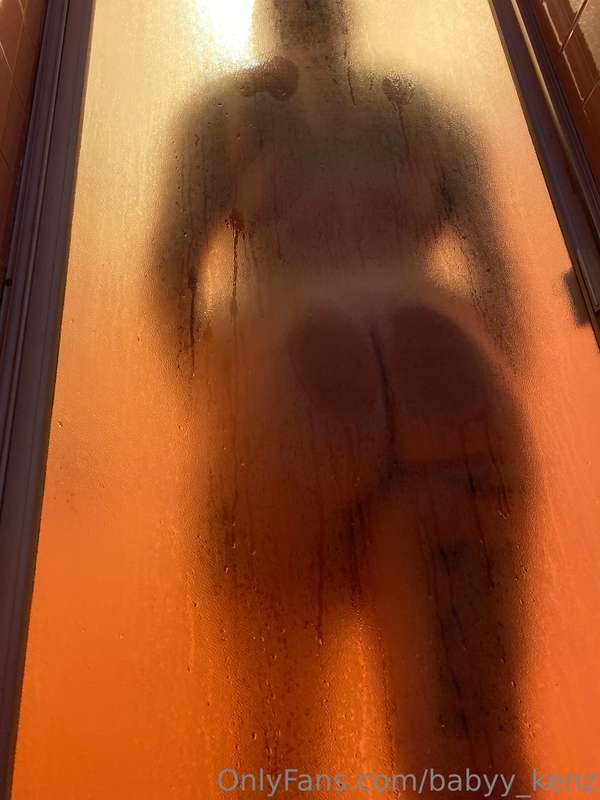 This shower got a little extra steamy🧖‍♀️ Wanna see me turn ..