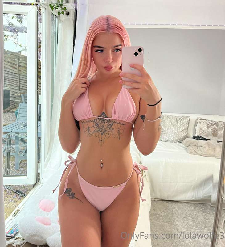 Onlyfans.com/avocadhoe3
I have so much new content to show y..