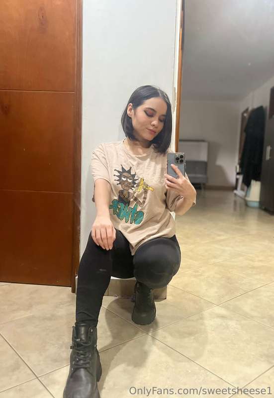 Today I feel a little lonely, wouldn't you like to keep me c..