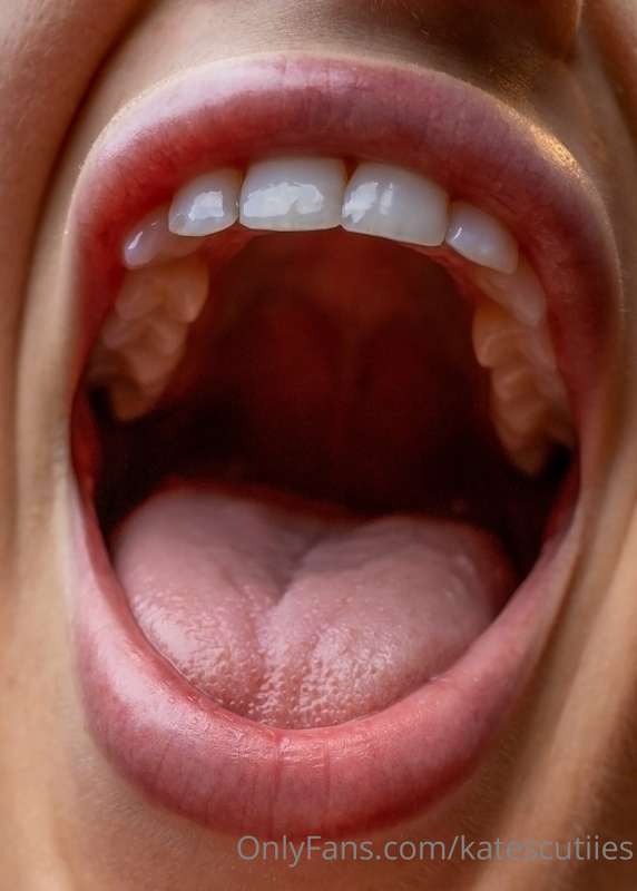 Any Vore fans??🤤😋 3
