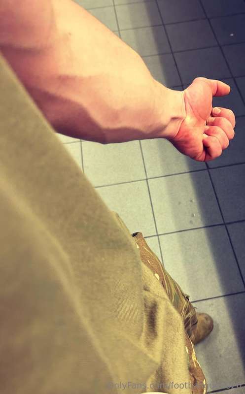 Me jerking off and so much more!!  9
