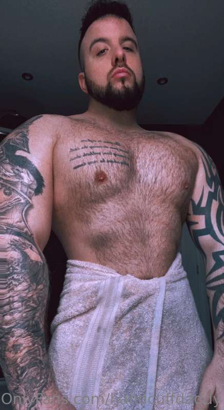 The hairy chest is making a comeback 😈