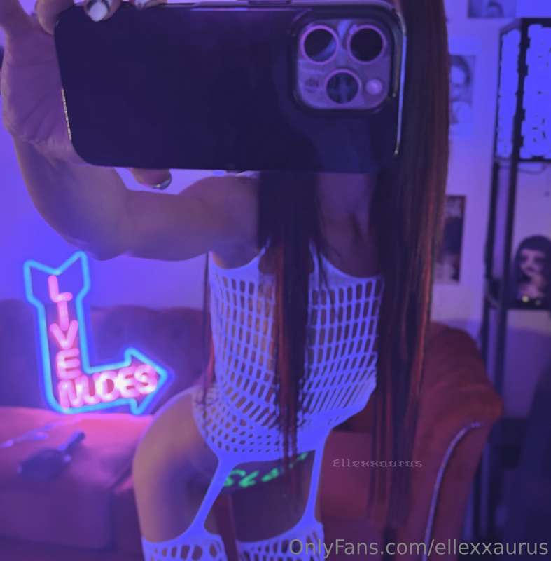 I made an another UV light vid🥵🥵 are we excited? back view t.. 2
