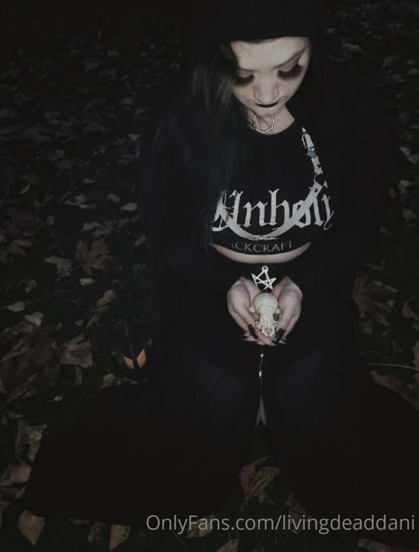 Halloween 21 shoot 🎃🖤🕸⚰ 19