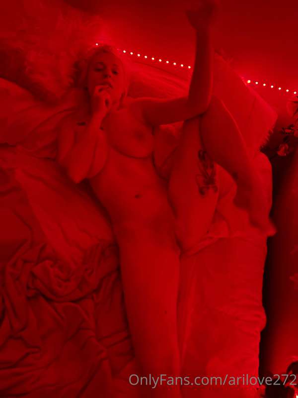 Red light is the safe word 😈 6