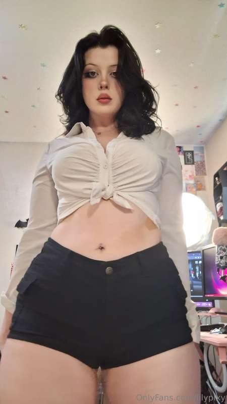 Would you be willing to get on your knees for me?🤭♡