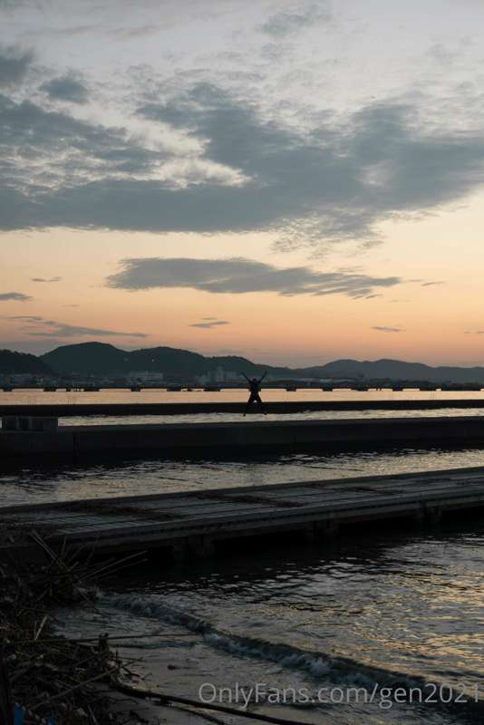 もう３年近く前かー、東京行きたいな～
ちなみに一枚目の写真成田なんですが、豪雨の時だったので成田難民になった時のですｗ
.. 7