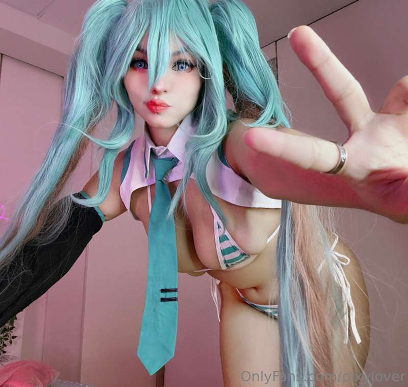  This week's cosplay is of the cute and tender MIKUU!! What .. 9