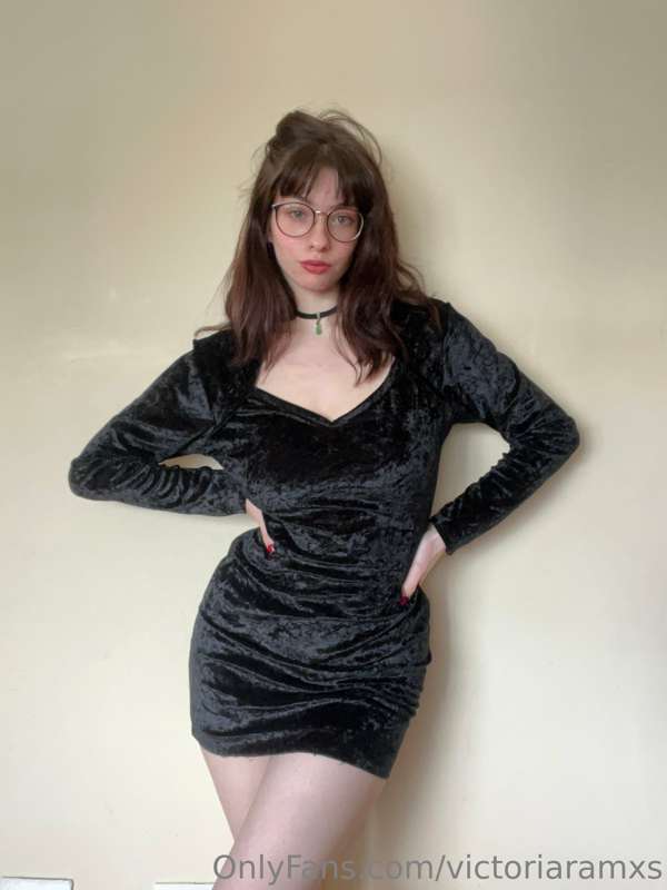 is this outfit too daring for our first date?