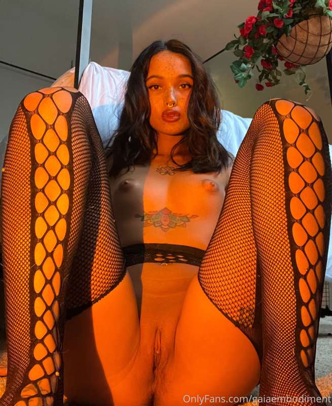 Which hole are you using first? 💦🧚🏽🌸✨ 1