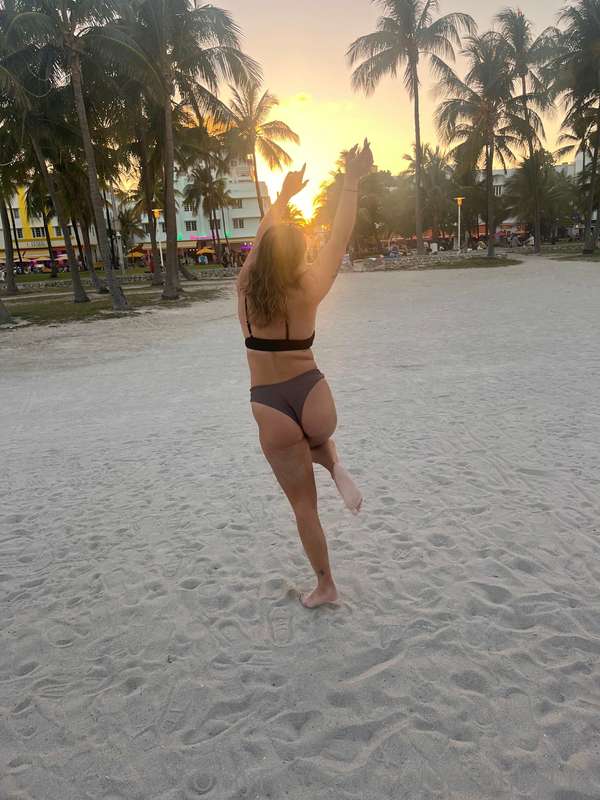 We love some beach pics <3 4