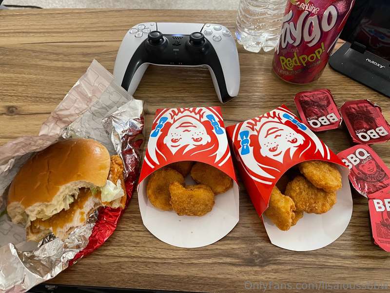 My late night snack just got here! 😋🤤